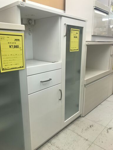 新入荷！！　ニトリ レンジ台　　ホワイト　ハイタイプ　　幅(W)800mm × 奥行(D)410mm × 高さ(H)1150mm