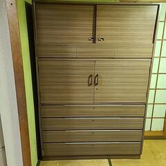 タンスと本棚の画像