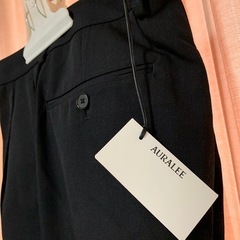 ★24SS★ 新品未使用タグ付き！LIGHT WOOL MAX GABARDINE TWO-TUCK SLACKS の画像