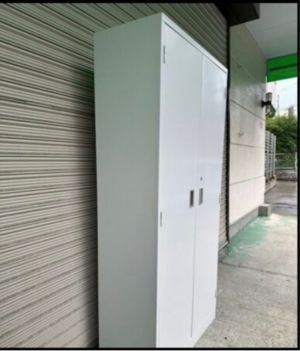 コクヨ♪【美品】スチール収納棚　事務所の書類保管に！　ホワイト　棚付き