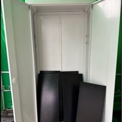 【商談中】スチール収納棚　事務所の書類保管に！　木目　棚付きの画像