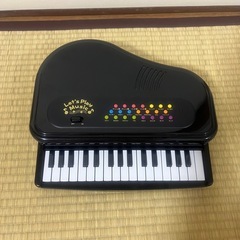 ピアノ　おもちゃ