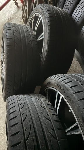 タイヤホイールセット　19インチ ノアヴォクシー
