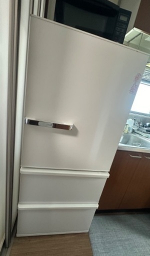 製氷機能付き 冷蔵庫　AQUA 272L