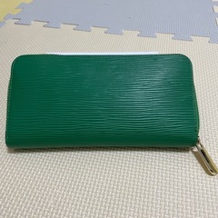長財布　緑