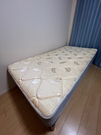 シングルベッド