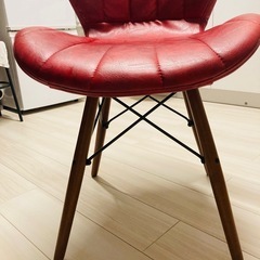 赤いダイニングチェア　1脚の画像
