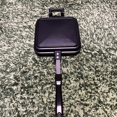 【ほぼ新品】ワッフル&ホットサンドプレート2タイプ2個セットの画像