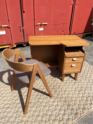 ウニコ　デスク　チェア