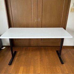 《決まりました》【美品】ニトリ　昇降テーブル　140cm×59cmの画像