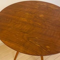 丸テーブル70㎝の画像