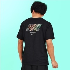 NIKEのTシャツ２枚組みです。サイズはMになります