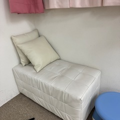 白いソファー