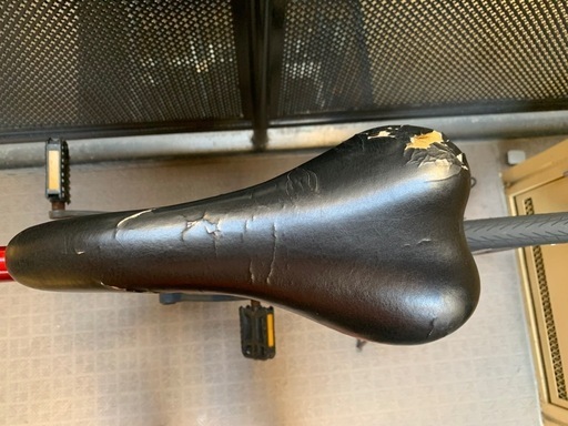 自転車　赤　クロスバイク　
