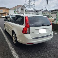 ボルボV50　2.0クラシック　H24モデル特別仕様車　車検8/7　走行82000ｋ　HDDナビ＆フルセグTV＆カラーバックカメラ　ドラレコ　ETC　サンルーフ＆黒革シート　17AW　キセノン＆フォグ　クルコンの画像