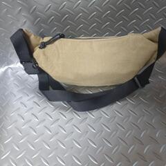 美品【KELTY】ケルティボディーバック　希少タンカラーの画像