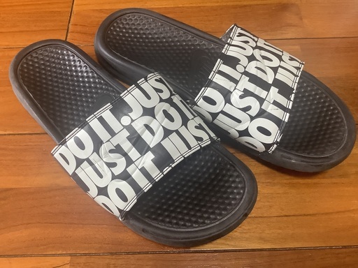 ナイキ　NIKE べナッシ