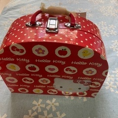 キティちゃん紙製パック2個の画像