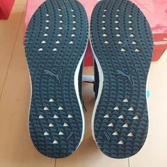 新品未使用PUMAニットランニングシューズ27cmの画像