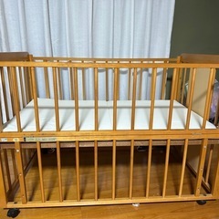 ベビーベッド(マット付き)の画像