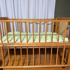 ベビーベッド(マット付き)の画像