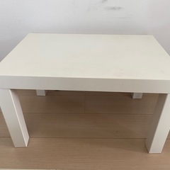 IKEA 小さい白テーブル
