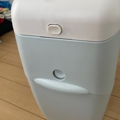 アップリカ　オムツ用ゴミ箱