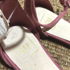 【値下げ中】【新品】GAP パンプス ピンク サンダルの画像