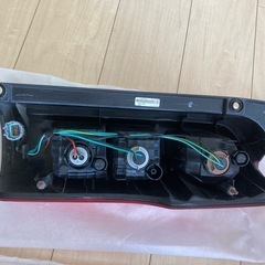 NV350 キャラバン DX 純正テールランプユニット　左右セットの画像