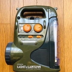 Hitachi ライト＆ランタン　ラジオ