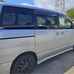 トヨタ　ヴォクシーの画像