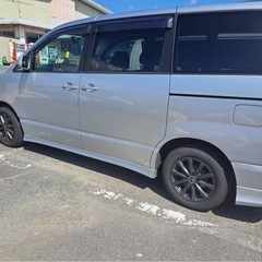 トヨタ　ヴォクシーの画像