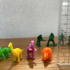 小さなグリーンアーミーメン・恐竜