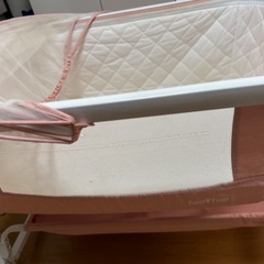 FEEMOM foofoo 折畳式 ベビーベッド 添い寝 ポータブル 簡易ベッド ゆりかごモード ピンク 蚊帳 収納バッグ 付き ベッドサイドの画像