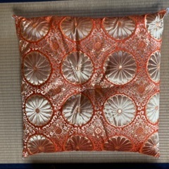 お仏前用座布団をお譲りします。