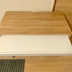 受け取り決まってます パソコンデスクの画像