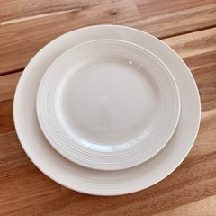 未使用　お皿4枚の画像