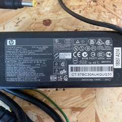 hpのACアダプターの画像