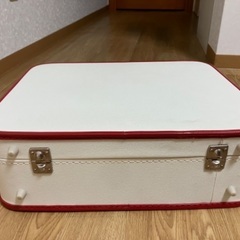 大値下げ‼️昭和アタッシュケース（白）の画像