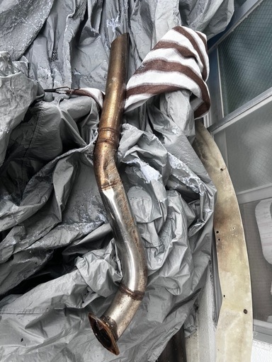 横出しマフラー