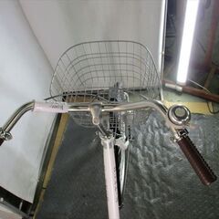 D707　★限定特価★ 中古自転車 【　26インチ　軽快車　白　 】の画像