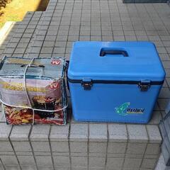 クーラーボックスと焚き火台(BBQグリル)