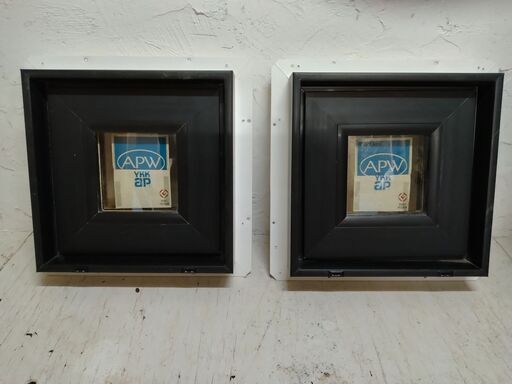 APW330　横辷出し窓　150×150　2個　配送可能です。