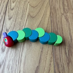 はらぺこあおむし　木製おもちゃ　エリックカール