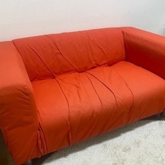【8月28日まで】大型ソファ　2人用　赤　オレンジ　暖色　値段交渉アリ！の画像