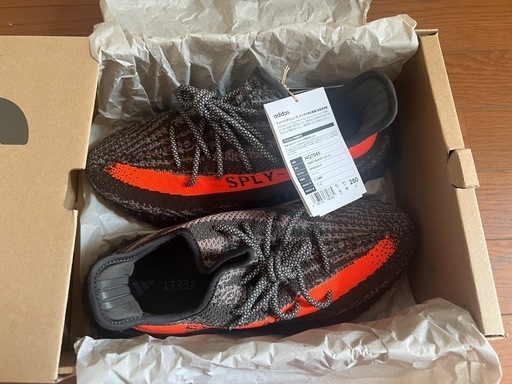 新品 YEEZY BOOST 350 V2 CARBON