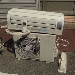 好評完売御礼『6畳〜8畳用』東芝ルームエアコン ◇RAS-N22...