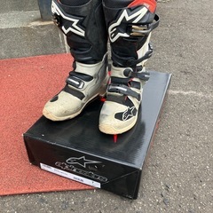 オフロードブーツTECH7の画像