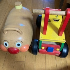 アンパンマン号と積み木の乗るおもちゃ