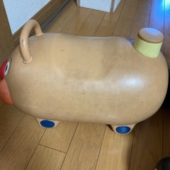 アンパンマン号と積み木の乗るおもちゃの画像